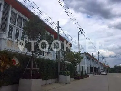 โกลเด้น ทาวน์ วงศ์สว่าง-แคราย