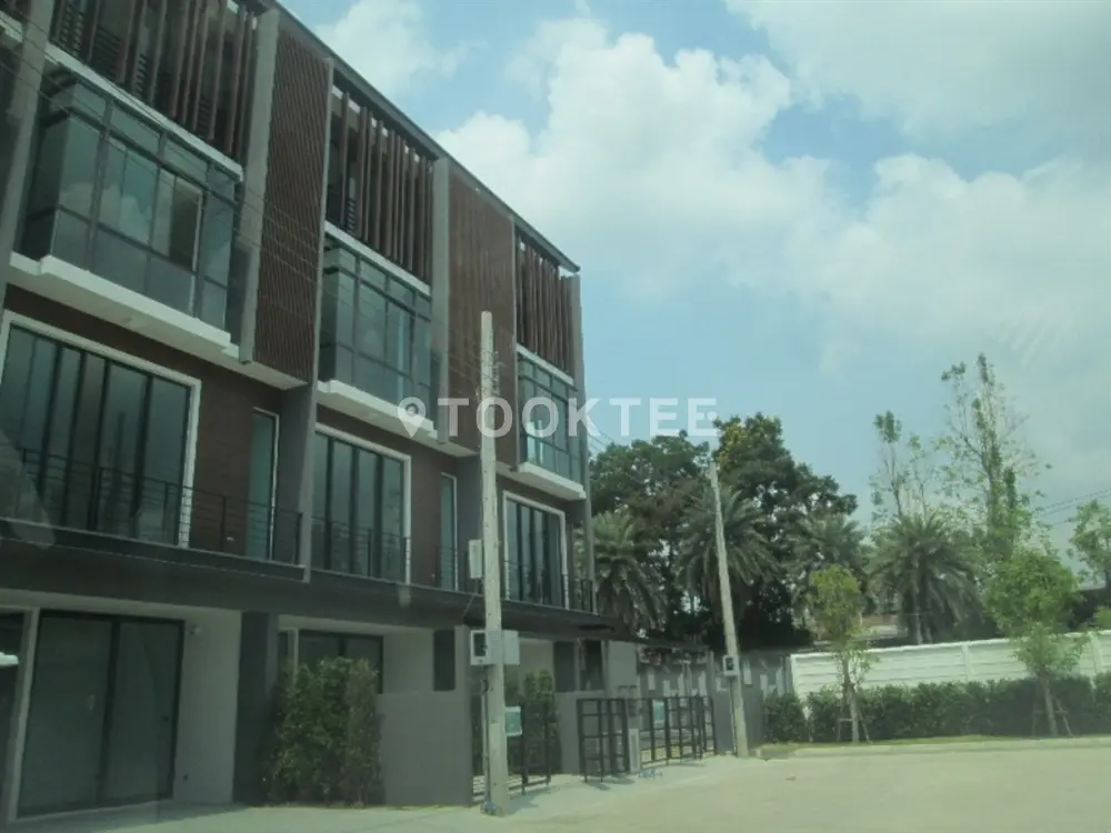 เดอะ พาร์ที เกษตร-นวมินทร์