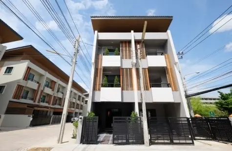 เดอะ ซิมโฟนี่