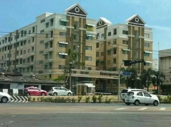 อัสสกาญจน์ เพลส