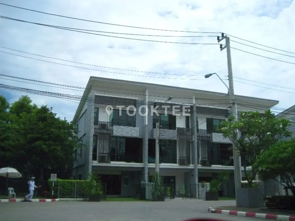 เพล็กซ์ บางนา