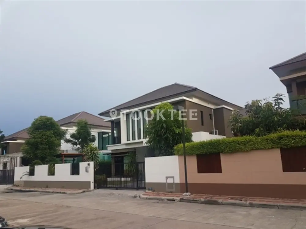 วิลล่า อะคาเดีย