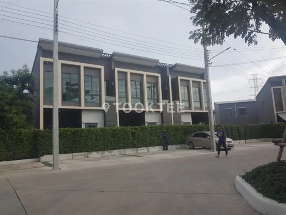 พลีโน่ สุขุมวิท-บางนา (กม.7)