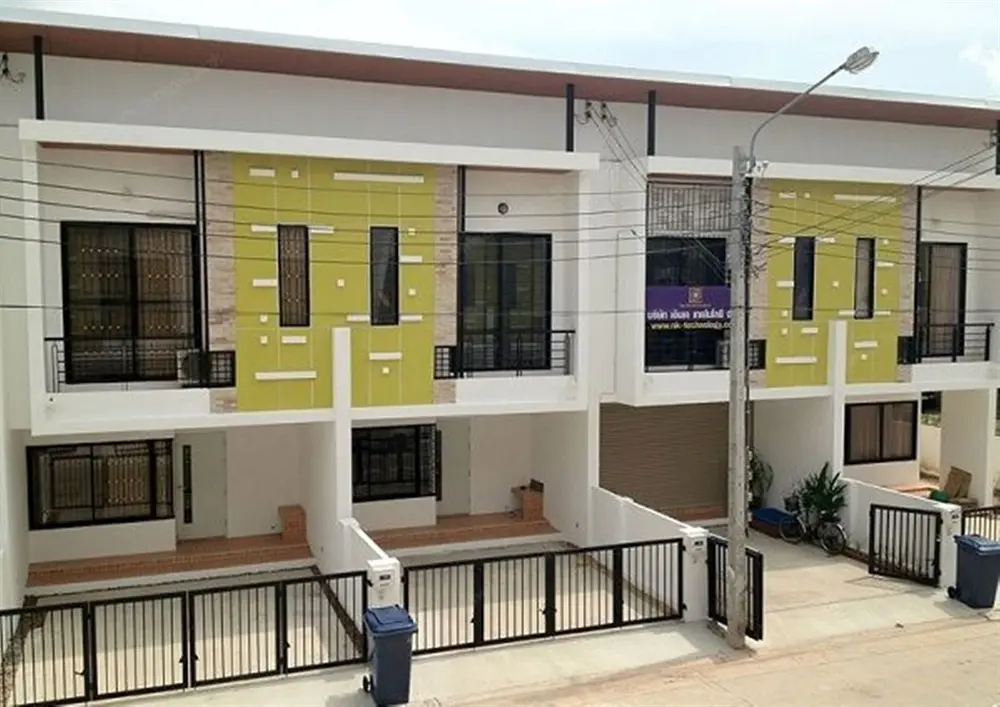 ดิ เอ็นเทอร์ คลิก อ่อนนุช-วงแหวน