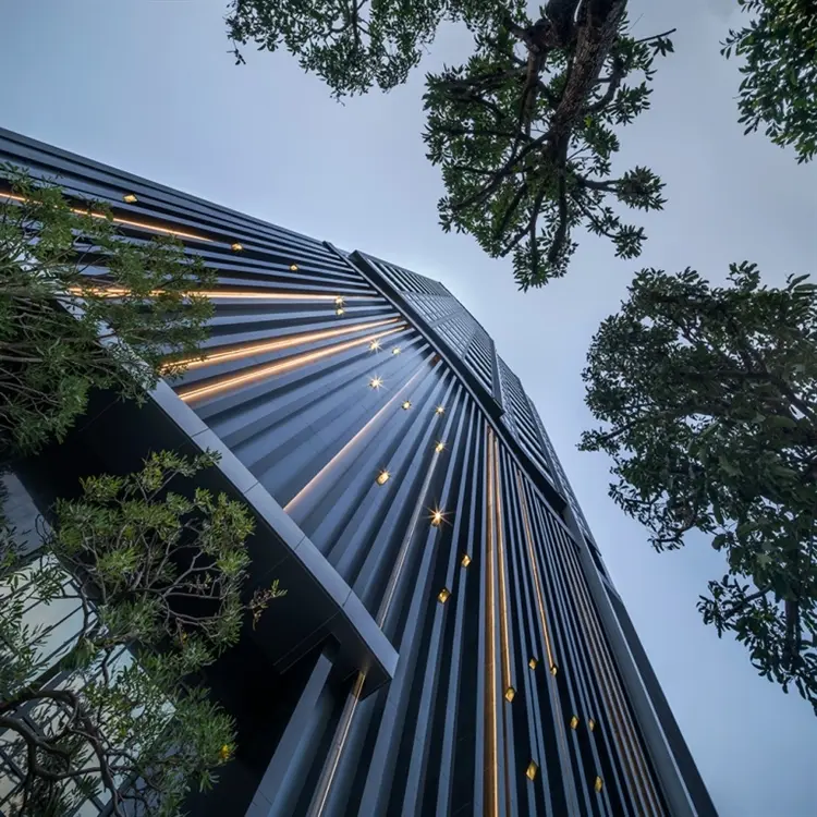 เดอะ โมนูเมนต์ สนามเป้า