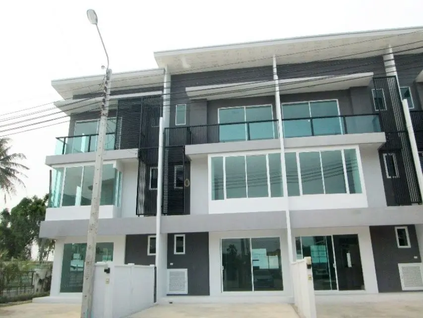 แนช เรสซิเด้นซ์