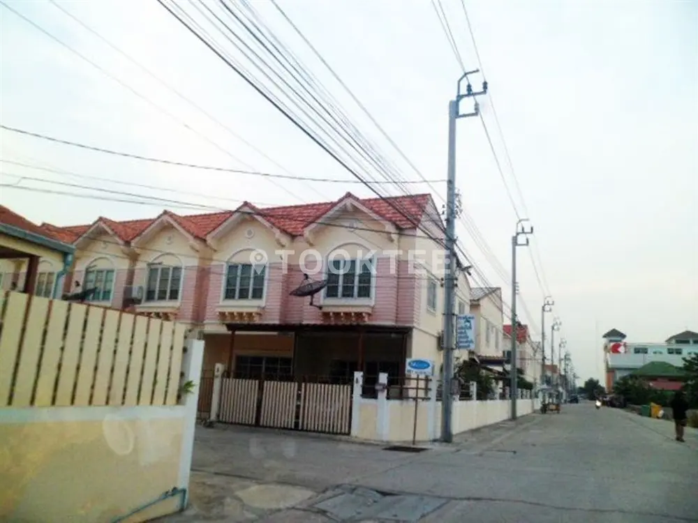 บ้านเหนือฟ้า โฟร์ บางบัวทอง