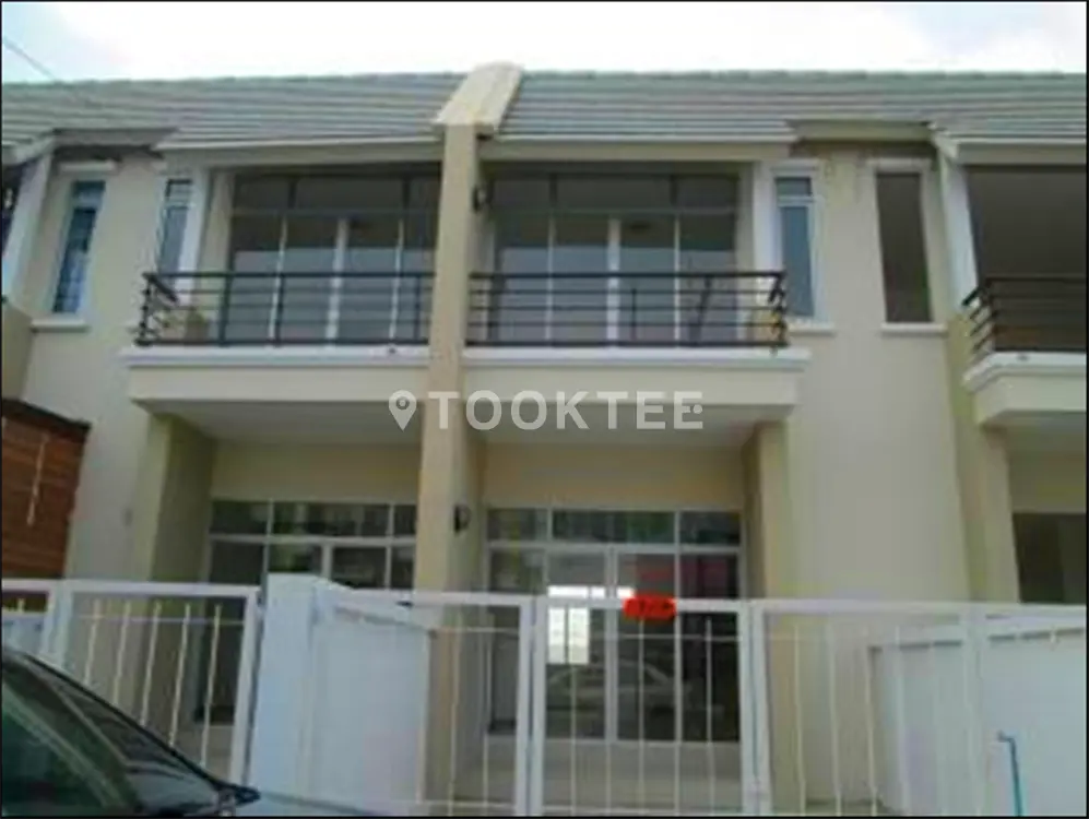 บ้านปทุม ลาดหลุมแก้ว