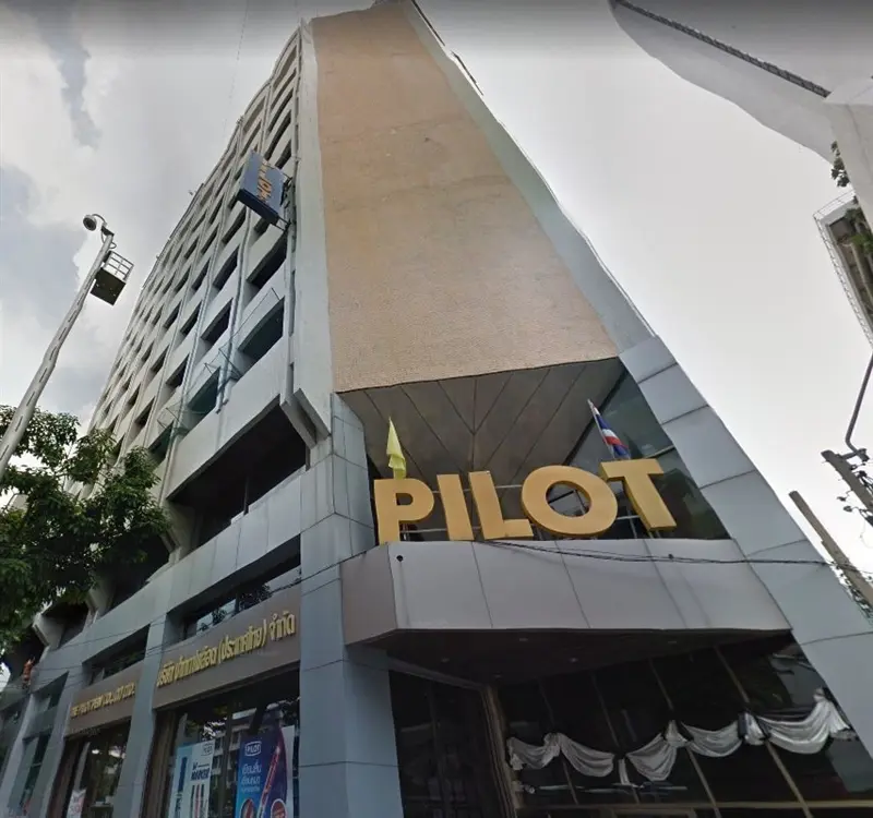 ไพลอท,อาคาร