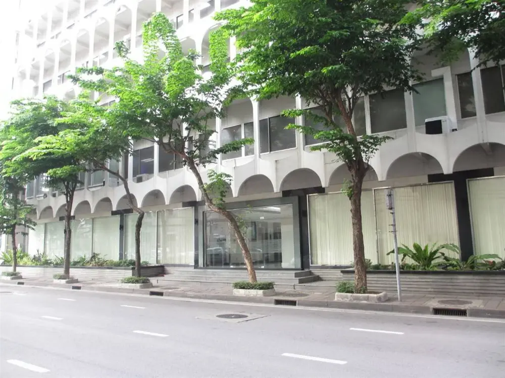 สารสิน, อาคาร