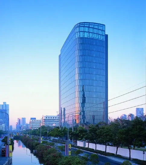 พิพัฒนสิน,อาคาร