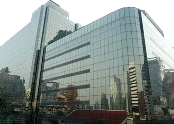 มณียา, อาคาร