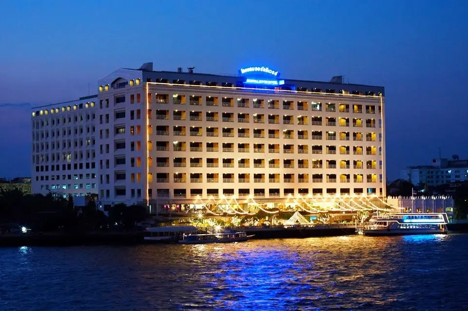 เดอะ รอยัล ริเวอร์, โรงแรม