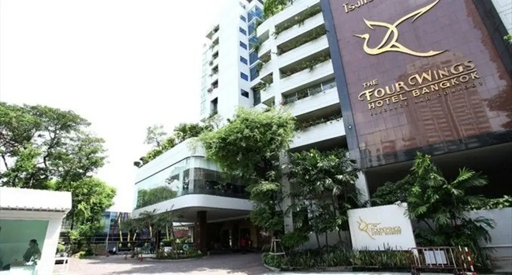 โฟร์วิงส์, โรงแรม