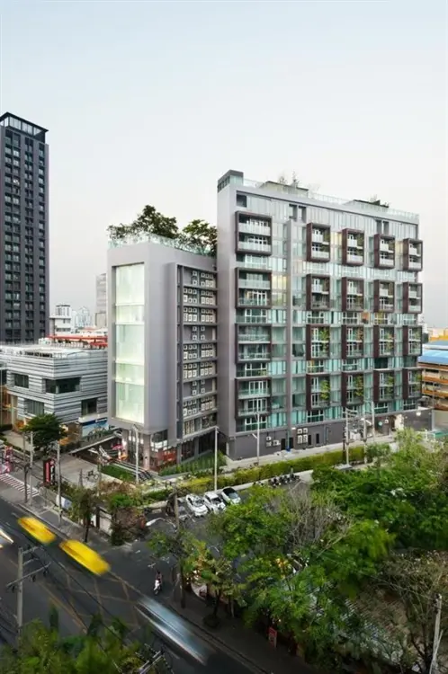 ซีวิค ฮอไรซอน, โรงแรม